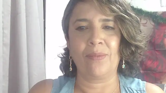 Victoria meester online show from 12/16/25, 02:54