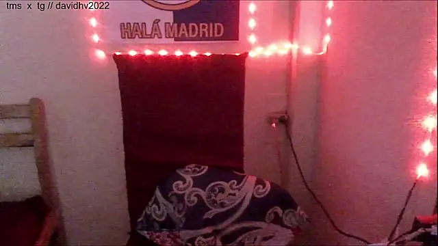 Snapshot of Davidhv2022 chatting on 10/18/25, 02:41 Davidhv2022 online show from 10/18/25, 02:41