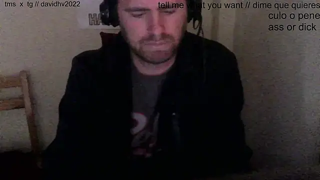 Snapshot of Davidhv2022 chatting on 09/19/25, 02:21 Davidhv2022 online show from 09/19/25, 02:21
