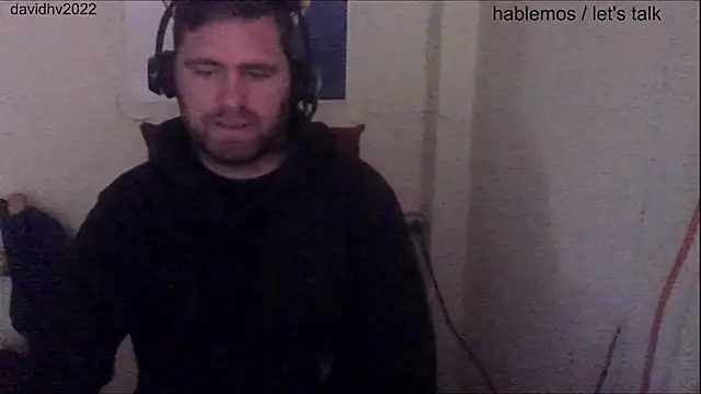 Davidhv2022 online show from 11/12/25, 02:43