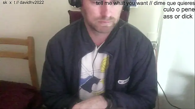 Snapshot of Davidhv2022 chatting on 03/22/25, 03:31 Davidhv2022 online show from 03/22/25, 03:31