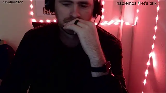 Davidhv2022 online show from 12/05/25, 01:43