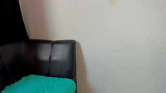 Snapshot of squirttati33 chatting on 12/17/24, 01:38 squirttati33 online show from 12/17/24, 01:38