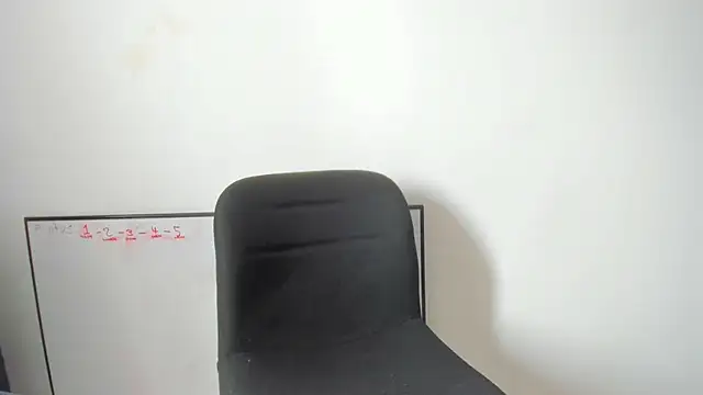 Snapshot of squirttati33 chatting on 09/12/25, 03:34 squirttati33 online show from 09/12/25, 03:34