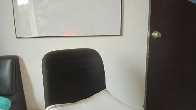 Snapshot of squirttati33 chatting on 10/16/25, 01:41 squirttati33 online show from 10/16/25, 01:41