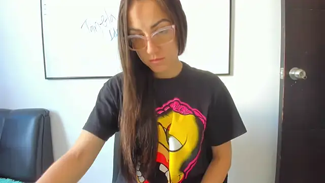 Snapshot of squirttati33 chatting on 10/07/25, 03:35 squirttati33 online show from 10/07/25, 03:35