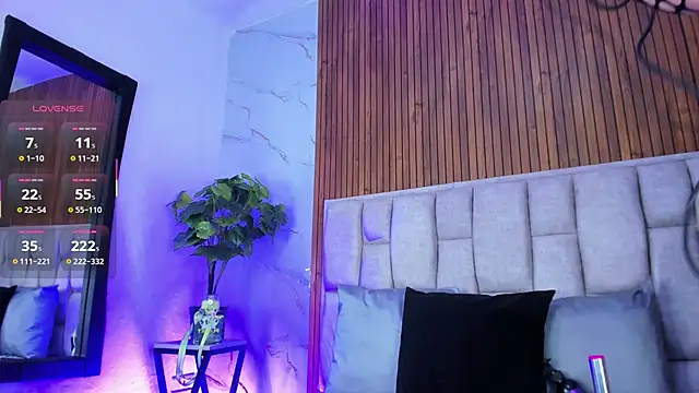 Snapshot of Ambar_Fox29 chatting on 11/19/25, 03:17 Ambar Fox29 online show from 11/19/25, 03:17