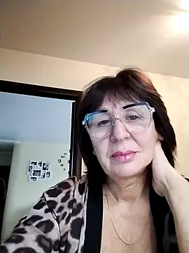 AlbinaXPretty online show from 10/26/25, 07:31