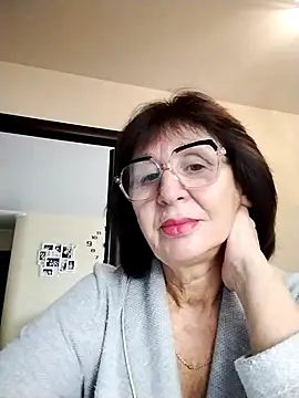 AlbinaXPretty online show from 11/17/25, 09:24