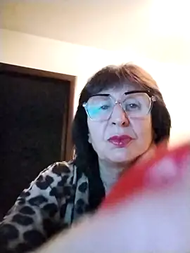 AlbinaXPretty online show from 11/17/25, 09:30