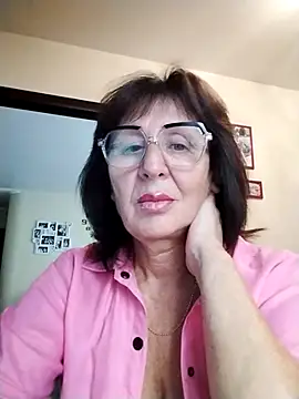 AlbinaXPretty online show from 09/17/25, 08:05