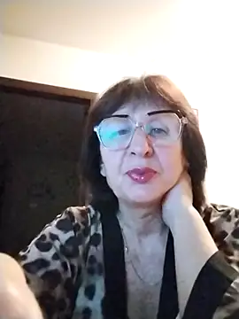 AlbinaXPretty online show from 11/18/25, 04:21