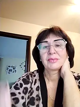 AlbinaXPretty online show from 10/20/25, 06:15