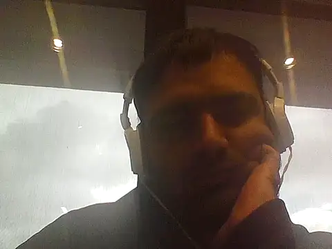 JohnBond009 online show from 03/26/26, 09:51