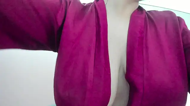 Snapshot of dolly_zoe chatting on 03/11/25, 05:02 dolly zoe online show from 03/11/25, 05:02