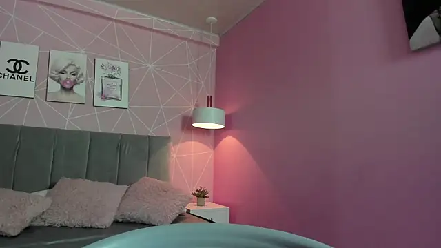 Snapshot of dolly_zoe chatting on 03/15/25, 03:51 dolly zoe online show from 03/15/25, 03:51