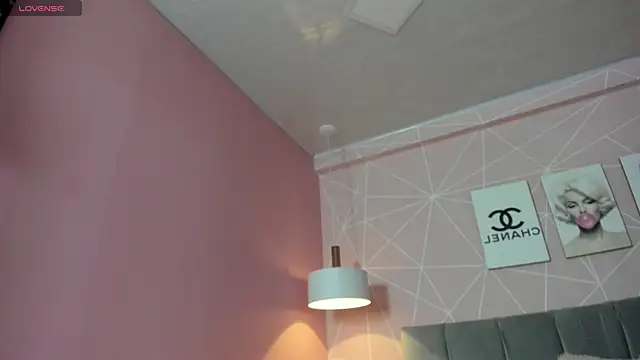 Snapshot of dolly_zoe chatting on 10/11/25, 01:39 dolly zoe online show from 10/11/25, 01:39