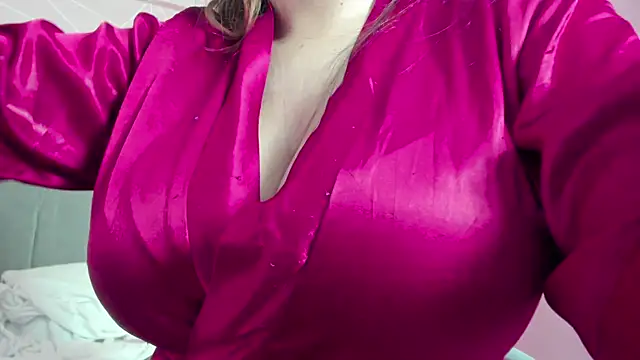 Snapshot of dolly_zoe chatting on 03/17/25, 08:51 dolly zoe online show from 03/17/25, 08:51
