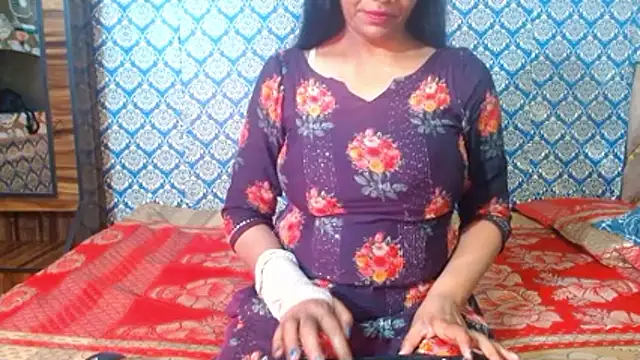 nikitahot3 online show from 02/12/26, 01:05