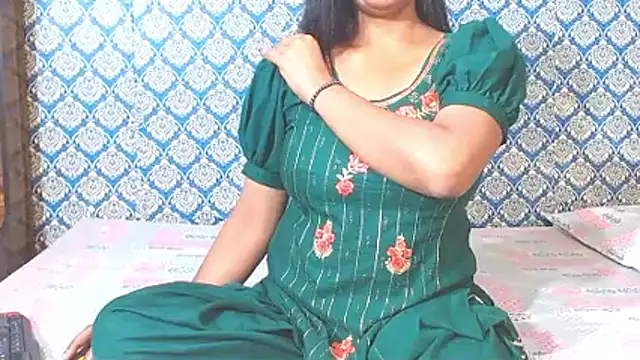 nikitahot3 online show from 04/08/26, 11:55