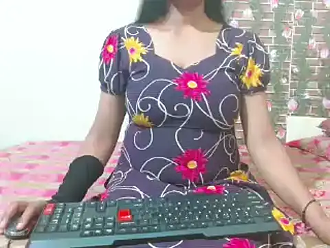 Snapshot of nikitahot3 chatting on 03/21/25, 03:24 nikitahot3 online show from 03/21/25, 03:24