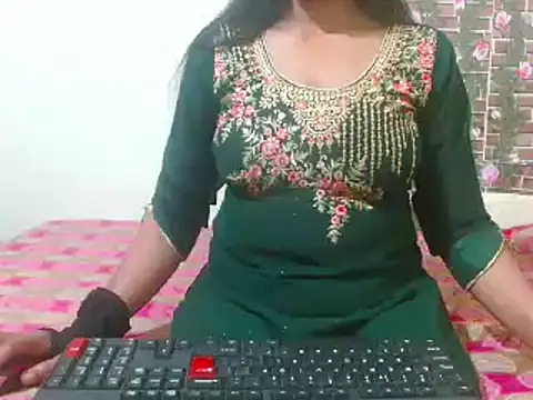 Snapshot of nikitahot3 chatting on 03/13/25, 07:42 nikitahot3 online show from 03/13/25, 07:42