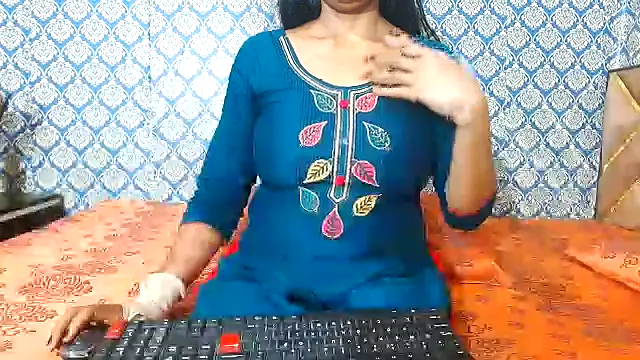 Snapshot of nikitahot3 chatting on 09/25/25, 03:29 nikitahot3 online show from 09/25/25, 03:29