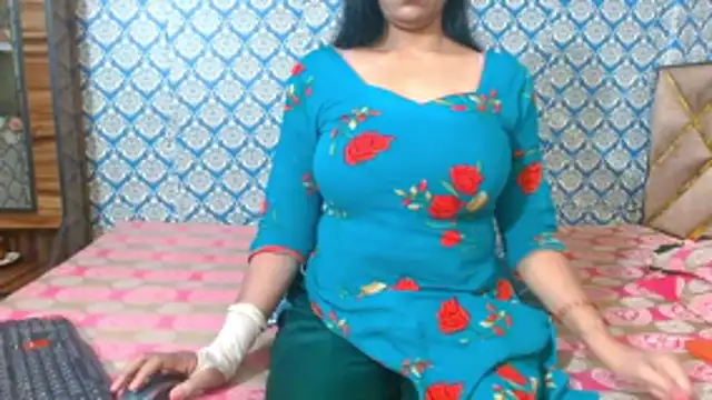 nikitahot3 online show from 11/20/25, 12:55