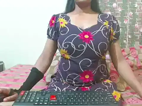 Snapshot of nikitahot3 chatting on 03/21/25, 11:45 nikitahot3 online show from 03/21/25, 11:45