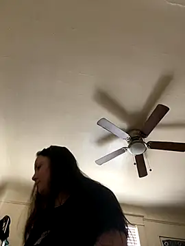 xocrybaby online show from 10/28/25, 04:06