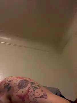 xocrybaby online show from 11/29/25, 12:33