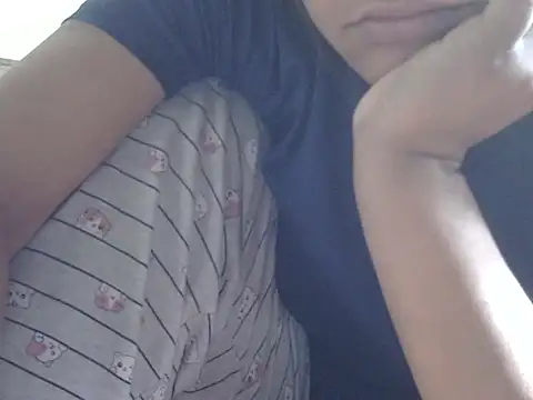 shekira99 online show from 09/15/25, 03:51