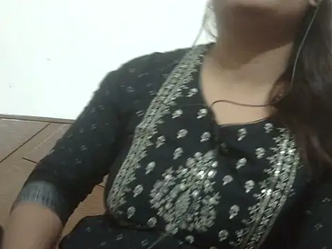 Snapshot of shekira99 chatting on 06/22/26, 02:14 shekira99 online show from 06/22/26, 02:14