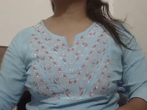 shekira99 online show from 03/06/26, 03:40