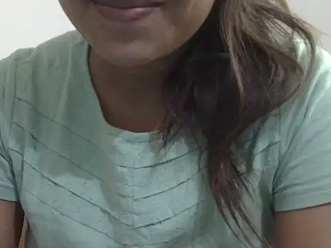 shekira99 online show from 02/05/26, 03:13