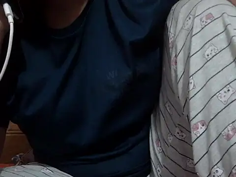 shekira99 online show from 09/16/25, 07:04