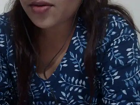 shekira99 online show from 12/22/25, 08:09