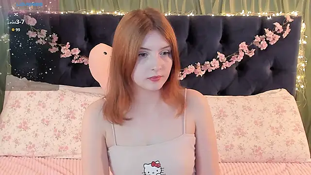 Snapshot of AliceLanley chatting on 05/17/26, 02:39 AliceLanley online show from 05/17/26, 02:39