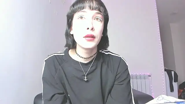 Snapshot of dollmore chatting on 03/08/25, 05:22 dollmore online show from 03/08/25, 05:22