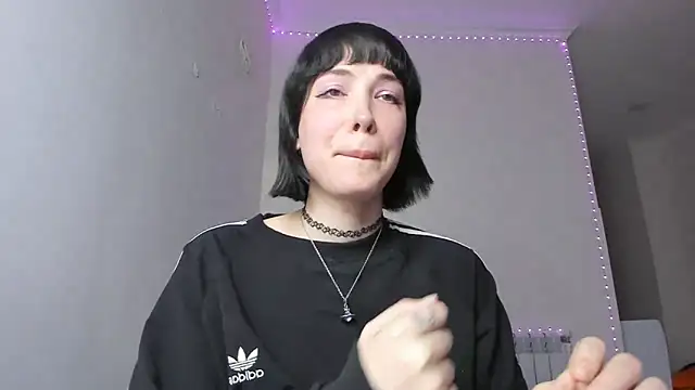 Snapshot of dollmore chatting on 03/07/25, 04:55 dollmore online show from 03/07/25, 04:55