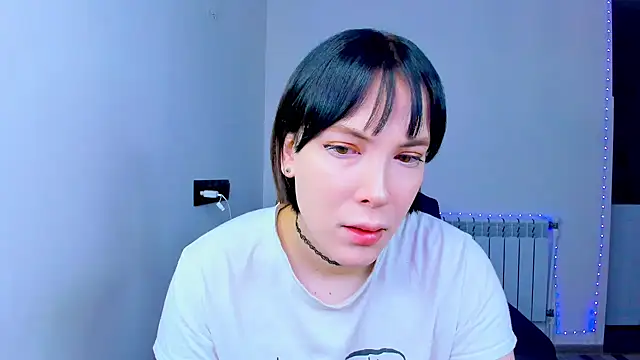 Snapshot of dollmore chatting on 09/15/25, 07:42 dollmore online show from 09/15/25, 07:42