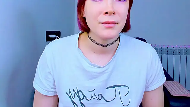 Snapshot of dollmore chatting on 09/26/25, 05:36 dollmore online show from 09/26/25, 05:36