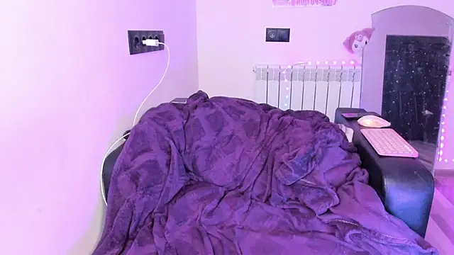 Snapshot of dollmore chatting on 03/25/26, 07:02 dollmore online show from 03/25/26, 07:02