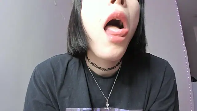 Snapshot of dollmore chatting on 03/09/25, 07:26 dollmore online show from 03/09/25, 07:26