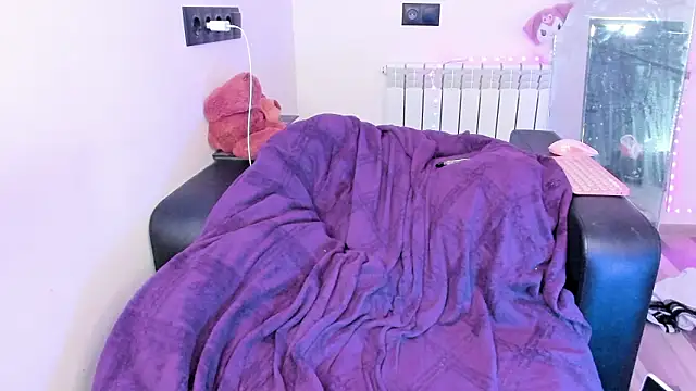 Snapshot of dollmore chatting on 03/31/26, 08:49 dollmore online show from 03/31/26, 08:49