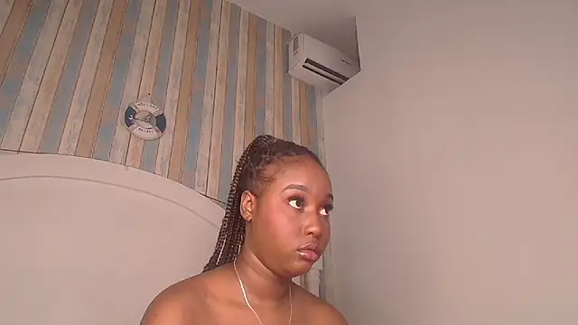 Snapshot of MichaelaCox chatting on 06/26/26, 04:35 MichaelaCox online show from 06/26/26, 04:35