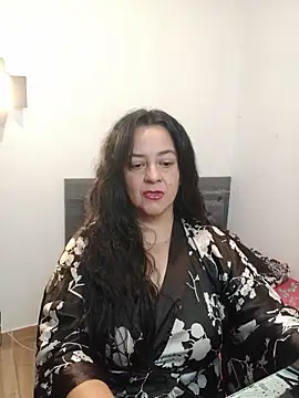 Snapshot of lucia_vonne_ chatting on 06/15/26, 12:01 lucia vonne online show from 06/15/26, 12:01