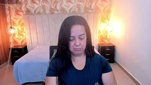 lucia vonne  online show from 05/12/26, 06:47