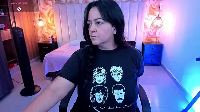 lucia vonne  online show from 05/23/26, 07:35