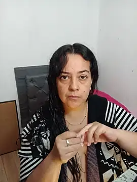 Snapshot of lucia_vonne_ chatting on 06/04/26, 03:11 lucia vonne online show from 06/04/26, 03:11